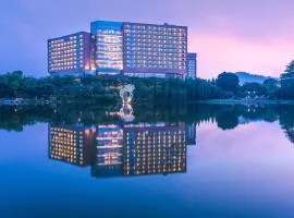DoubleTree by Hilton Guangzhou Science City-Free Shuttle Bus Service During Canton Fair Period