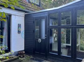 AppleFlower farm house and anneks with garden, hotel v destinaci Allerød