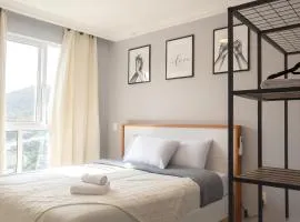 Apto novo de 2 suites a 9 minutos a pe da praia