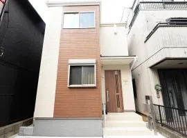 NYHotel 5 新宿2階建て4室1バスルーム1シャワー2トイレ