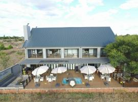 Game View Lodge، فندق في Vryburg