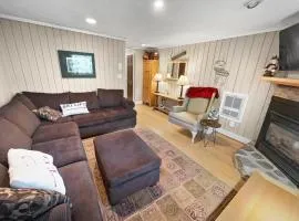 Treetop 15 Townhome Near Slopes Village Gated Parking Wi-Fi