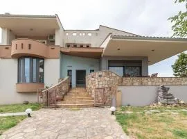 Vila Serres Gr