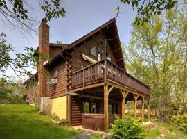 Cozy Athens Cabin on the Lake with Hot Tub & Backyard, Hotel in Athens