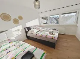 TiCasa Shine-Zentral-Outlet-Balkon-Parkplatz-ruhig