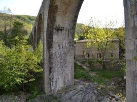 Maison Sous Le Pont, hotel perto de Banhos Termais de Neyrac, Meyras