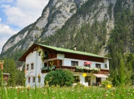 Landhaus Ahrn, hotel i Leutasch