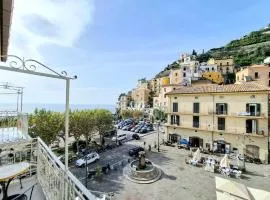 ELEONORA'S HOUSE Minori Main Square