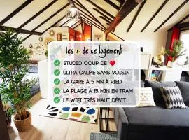 Studio "Sous les Toits" - Charmant et calme - Gare et Tram à 4 min