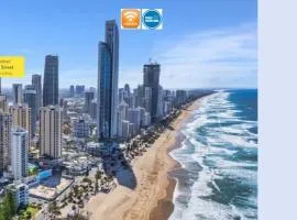 Beachside Apartment in the Heart of Surfers Paradise - free parking