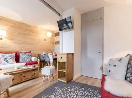 Appartement rénové 2 pièces proche des pistes avec balcon et parking inclus - FR-1-344-800