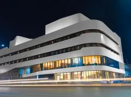 Ebreaze Hotel