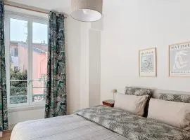 Charming 2-Bedroom Retreat Near City Center with Excellent Transport Links