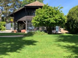 'Le Petit Clos Suites'- Charming Getaway on Leman Lake, hotel v destinaci Nyon