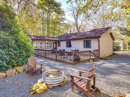 Near Water Parks: Pet-Friendly Tobyhanna Getaway!, viešbutis mieste Tobyhanna