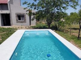 Monchos House, hotel in Merlo