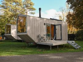 Tiny House Pioneer 2 - Green Tiny Spot Friesland, hotel v destinaci Schortens