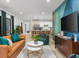 Luxury in The Gulch with Patio Pool Walk to Broadway