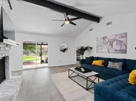 Super Comfy Home with Hot Tub!