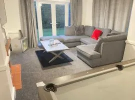 Hometel Digs Large Detached Spacious Comfy Home
