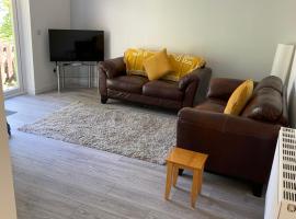 Garden flat, hotel in Largs