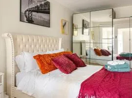 Elegant 4BR & 4BA House in DC