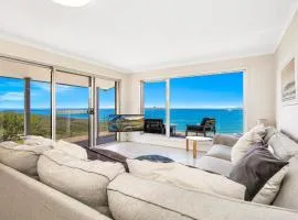 'Amazing 180 Degree Views' by HolidayCo