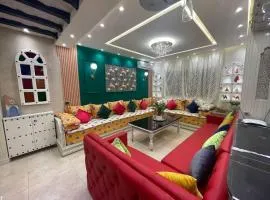 Spacieux appartement corniche