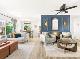 Oceanside Oasis - King Bed, Pet Friendly, Fire Pit, hotel di Oceanside