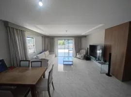 Linda cobertura no campeche próximo a praia