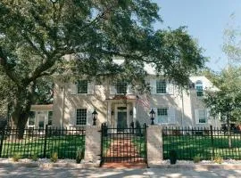 The Carriage House Inn Bed and Breakfast