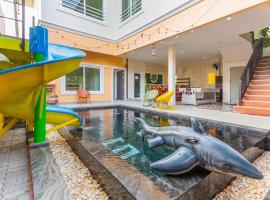 99 Pool Villa, chal&eacute; alpino em Praia de Jomtien