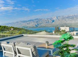 Villa Anna with pool, Zadar County, hotel a Vinjerac (Castel Venier)