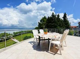 2 Bedroom Nice Apartment In Ugljan