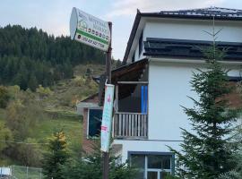 Guest House Korabi, παραθεριστική κατοικία σε Ceren