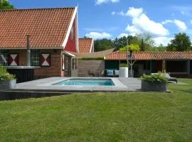 De Noteboom 6-persoons, verwarmd privé zwembad, hottub, overdekte lounge met haard, panorama sauna, sunshower, luxe, wifi