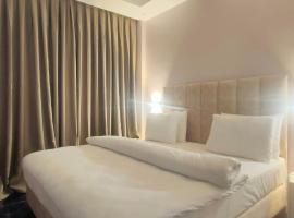 Premium apart with rooftop pool, hotel v mestu Yaoundé