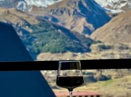Elia Hut Kazbegi
