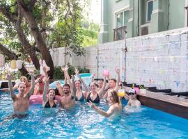 Revolution Khao San by The Bliss