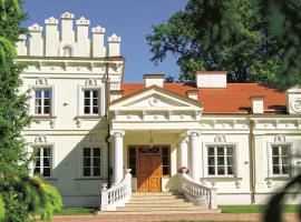 Pałac Żaków, hotel v destinaci Siennica