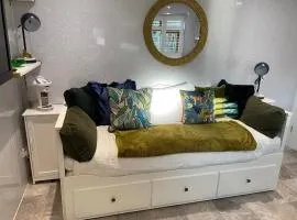 Oakwood Cabin Retreat in Bexleyheath