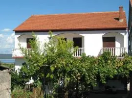 Apartments Miljenko