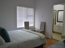 3 Kiaat Suites
