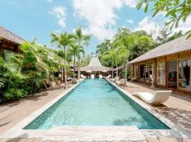 Luxury private villa 500m2 Canggu