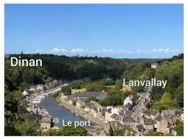 Les libellules, maison de ville, classé 4 étoiles avec baignoire spa à Dinan Lanvallay