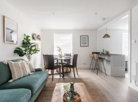 Stylish apartment private parking