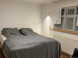 Cozy 2 room apartment-7 km from airport