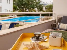 Apartamento 2 Bdr na vila Sta Luzia com vista piscina