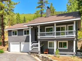 Walk to Donner Lake Truckee Cabin with Private Deck