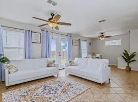 8 Mins to SPI Beach Spacious 3BR with Backyard